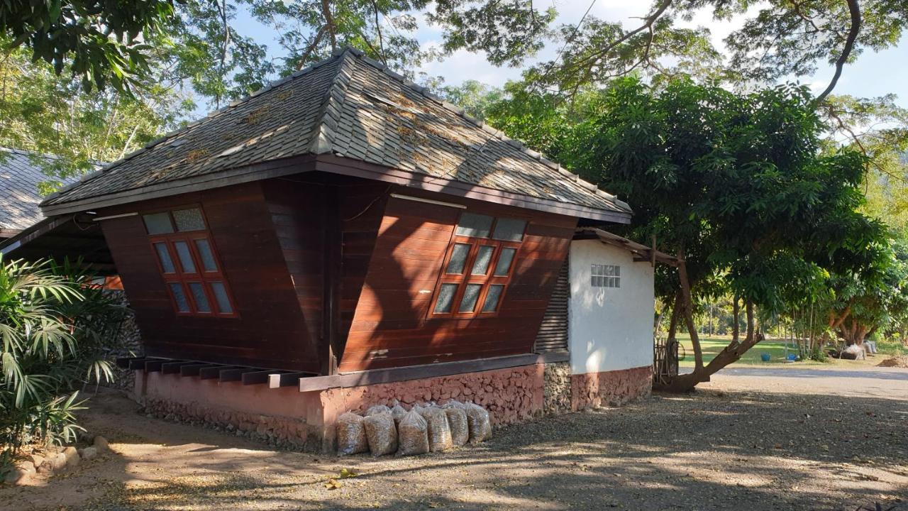 จำค่า ชาเลท์ บ้านพักสวนเกษตร Lampang Eksteriør billede